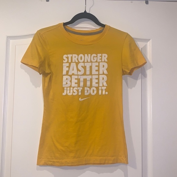 Women’s Nike Workout Tee Size Small - Picture 1 of 9